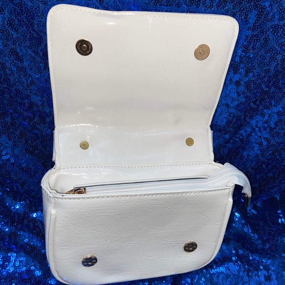 Mrs.Jackson 💫 (White) - Picture 3 of 3